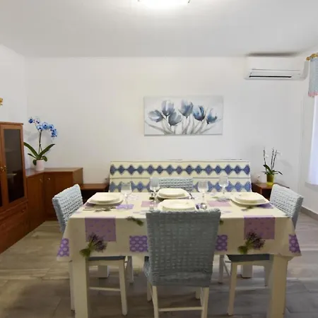 Lägenhet In Murine Mit Grosser Terrasse By Interhome