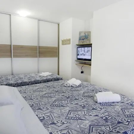 Apartmán In Murine Mit Grosser Terrasse By Interhome *