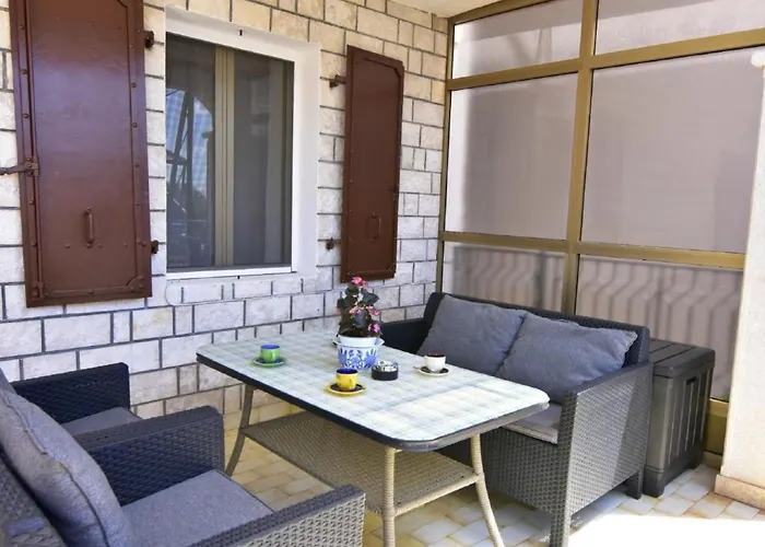 Apartment In Mit Grosser Terrasse By Interhome Umag