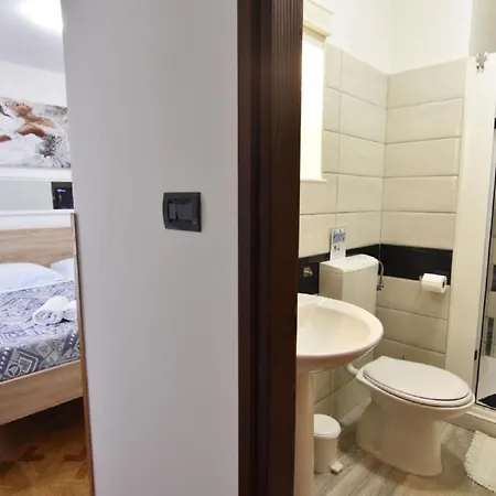 In Mit Grosser Terrasse By Interhome Apartman