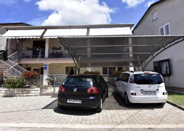 In Mit Grosser Terrasse By Interhome Apartman Umag