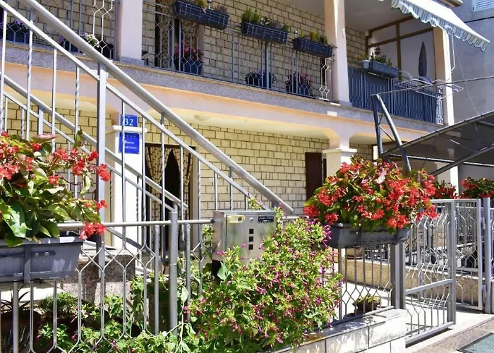 In Mit Grosser Terrasse By Interhome Apartman *