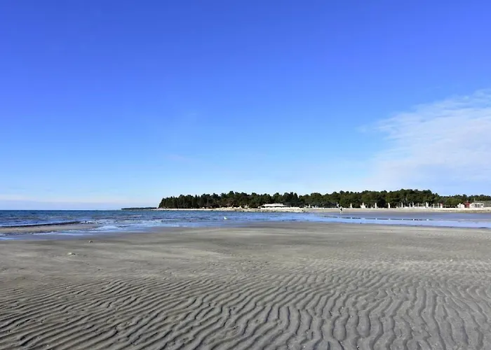 In Mit Grosser Terrasse By Interhome *