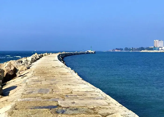 In Mit Grosser Terrasse By Interhome Apartman *